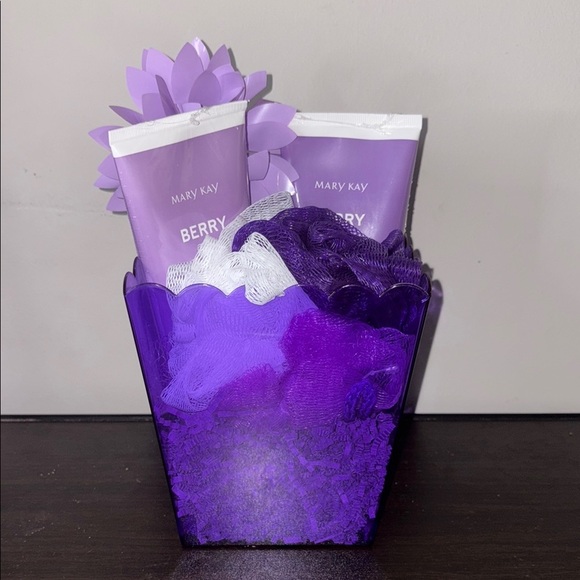 Mary Kay Purple Body Wash Berry & Vanilla - Picture 5 of 6